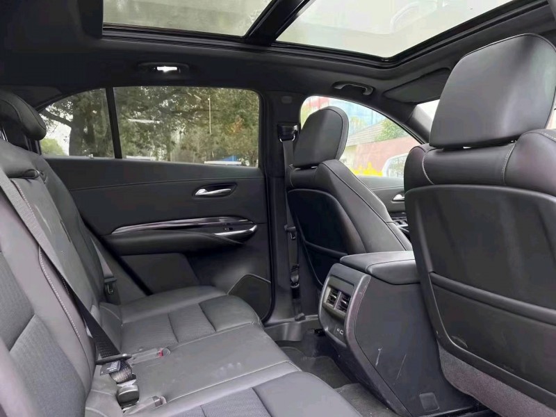 北京21年凯迪拉克XT47