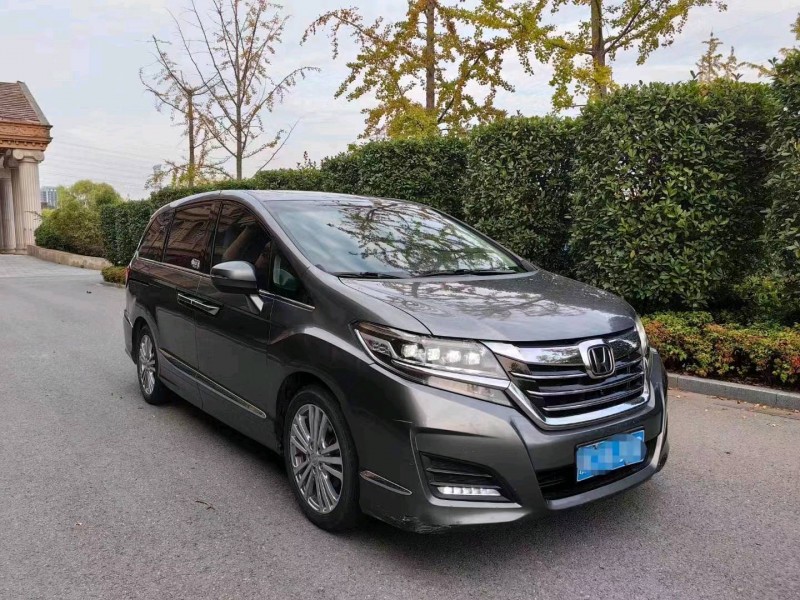 邢台16年本田艾力绅3