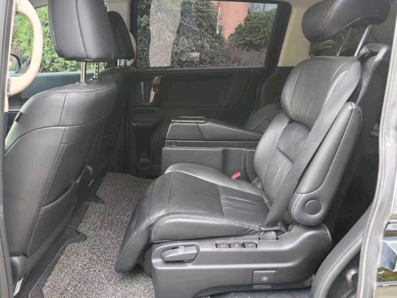 邢台16年本田艾力绅8