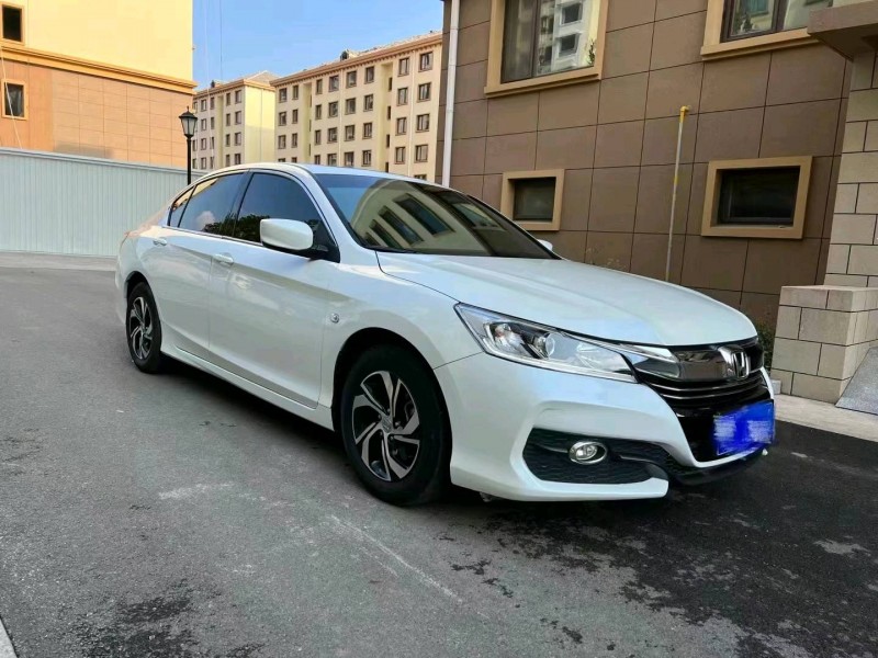 石家庄17年本田雅阁3