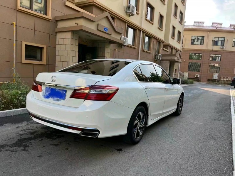 石家庄17年本田雅阁8