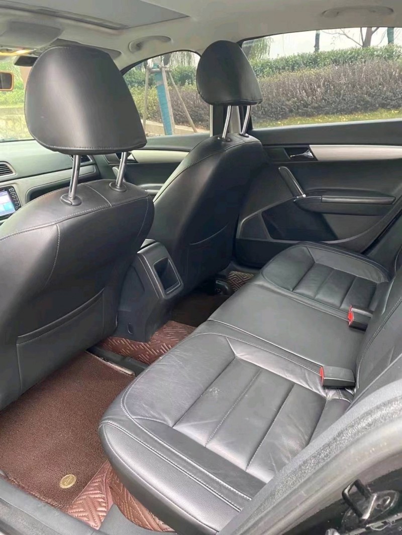 济南15年大众朗逸4