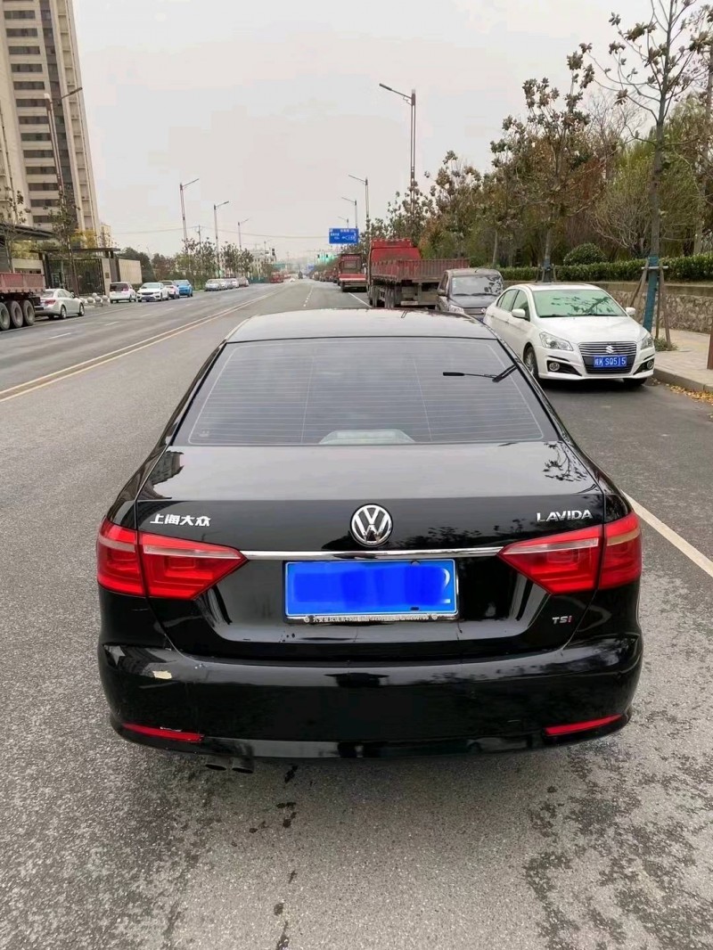 济南15年大众朗逸8