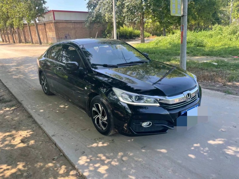 保定18年本田雅阁2