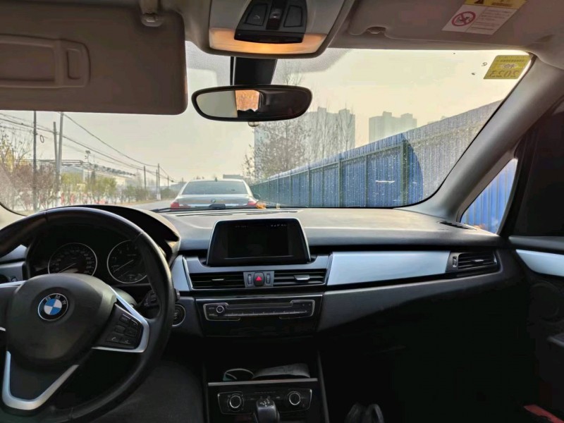 保定17年宝马2系2