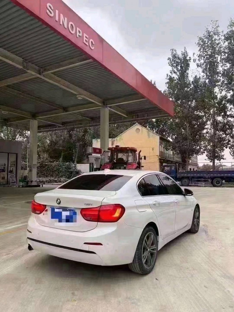 北京17年宝马1系4