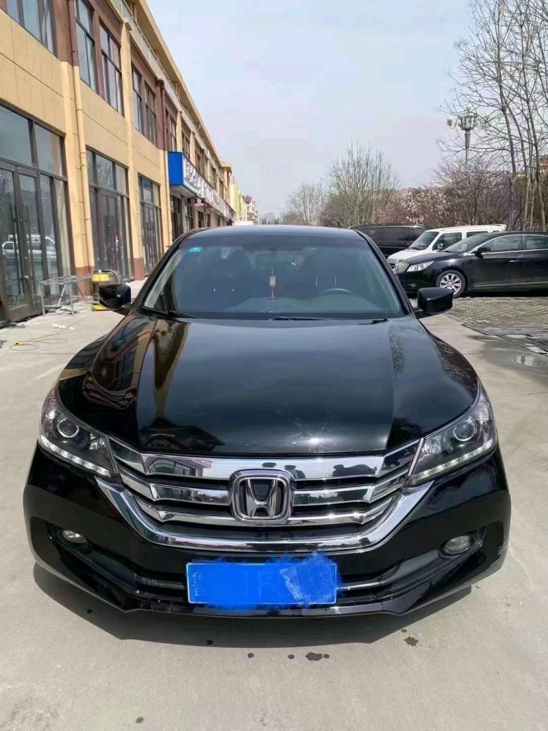 临沂14年本田雅阁1