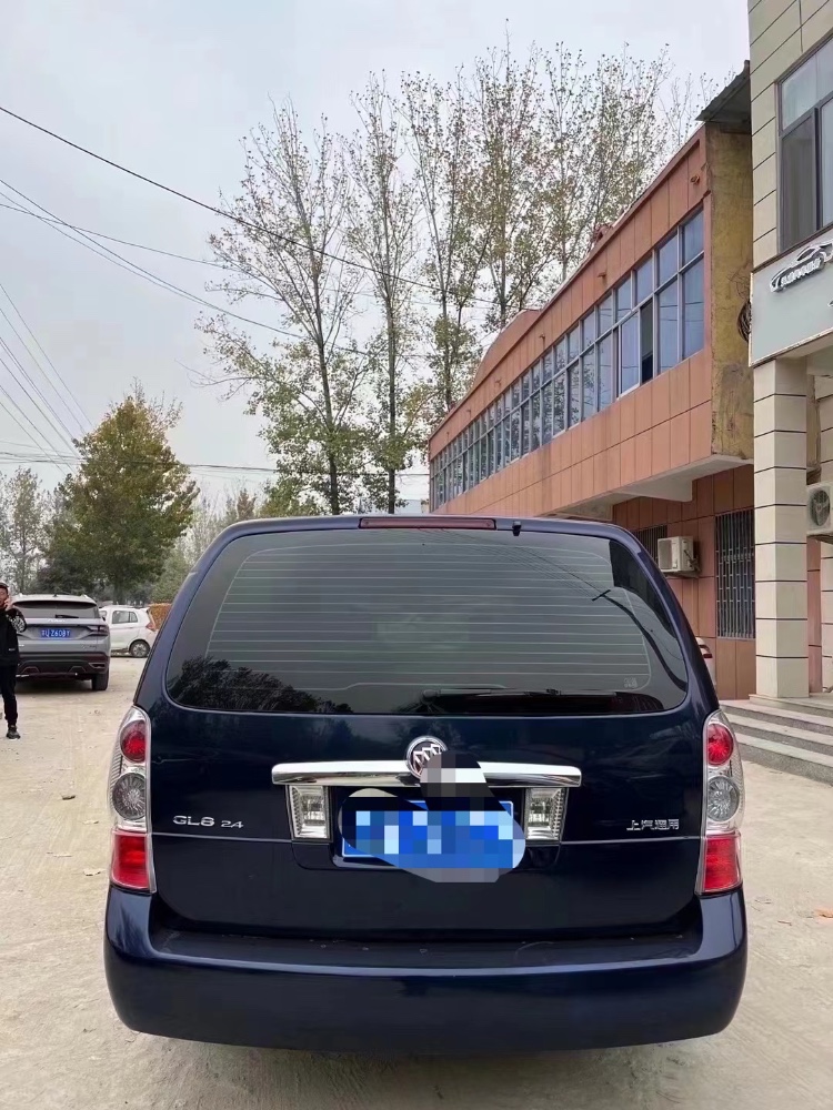 北京17年别克GL82