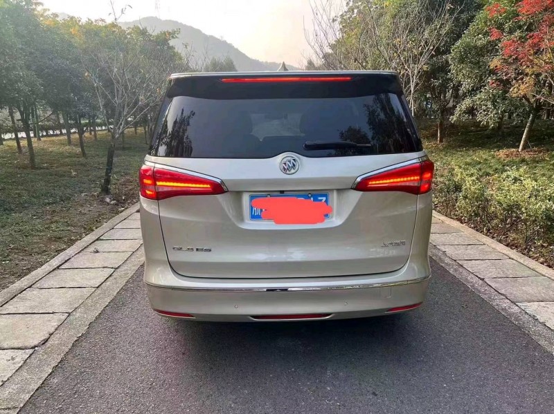 嘉兴18年别克GL82