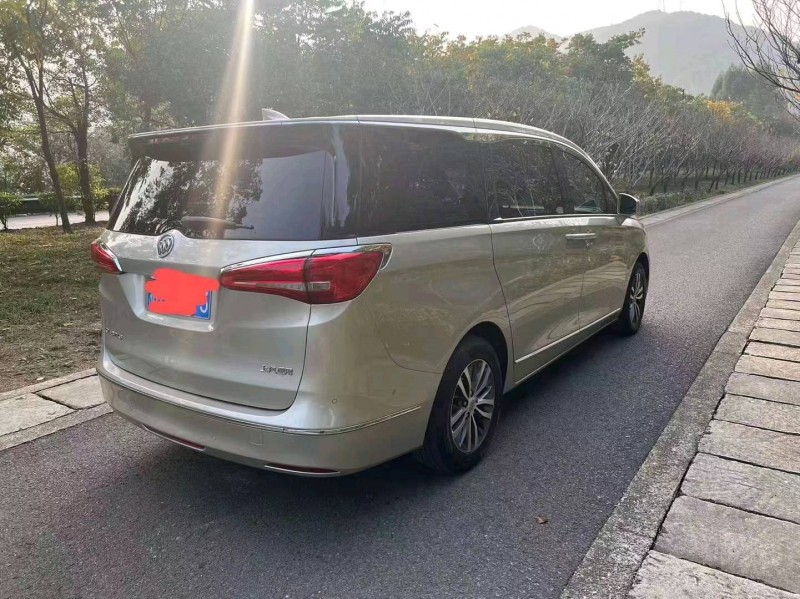 嘉兴18年别克GL87