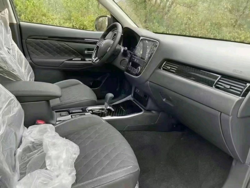 北京22年三菱欧蓝德6