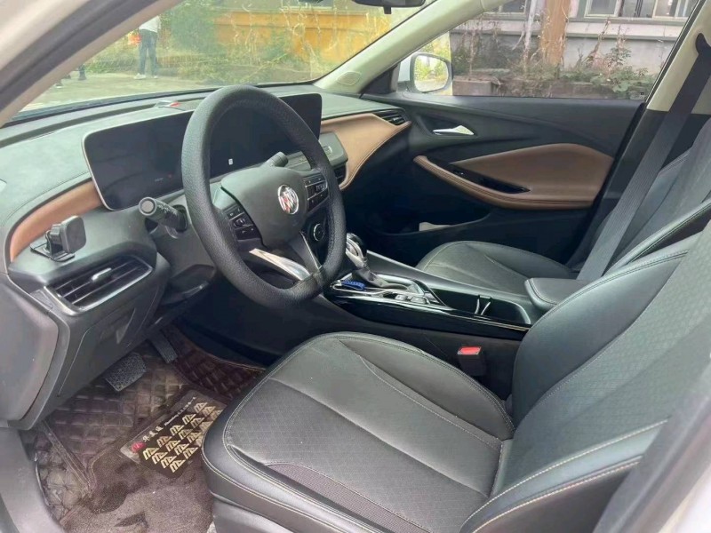 北京22年别克威朗5