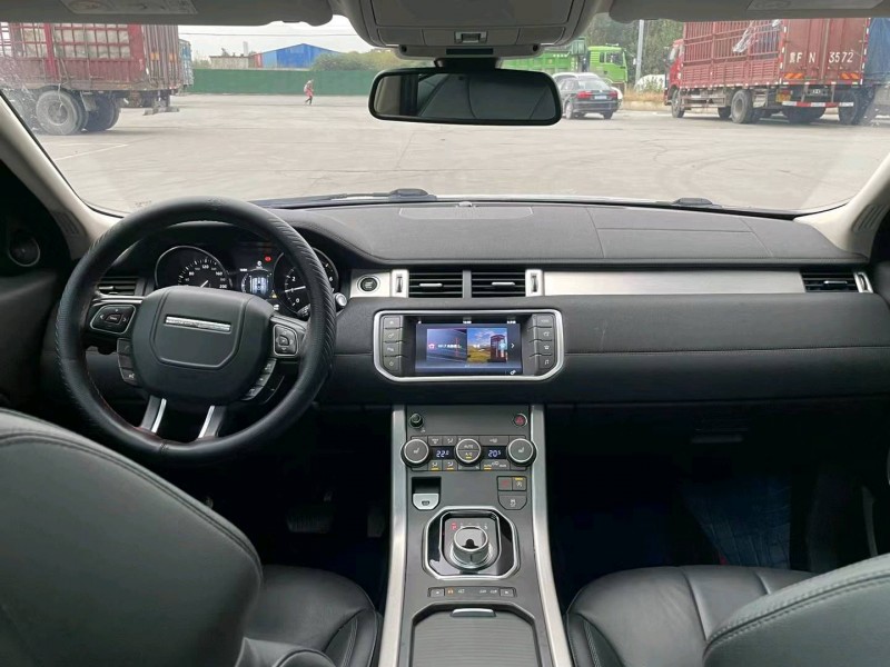 邢台17年路虎极光3