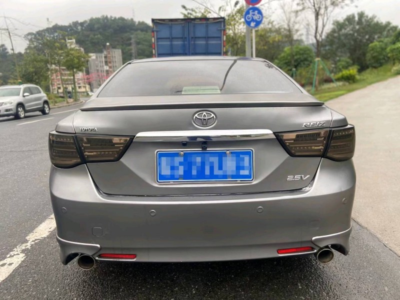 广州11年丰田锐志5