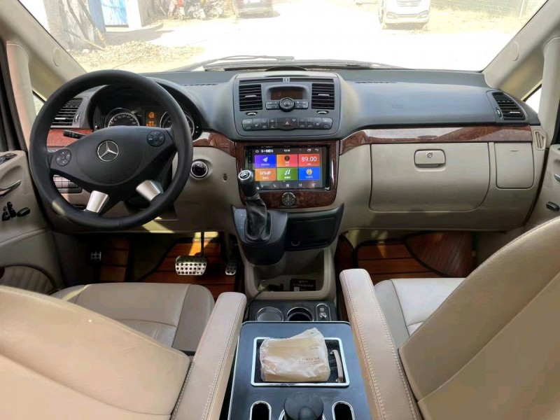 东营13年奔驰唯雅诺4