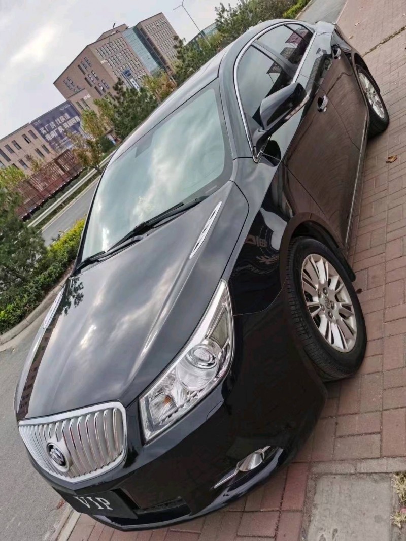 临沂12年别克君越3