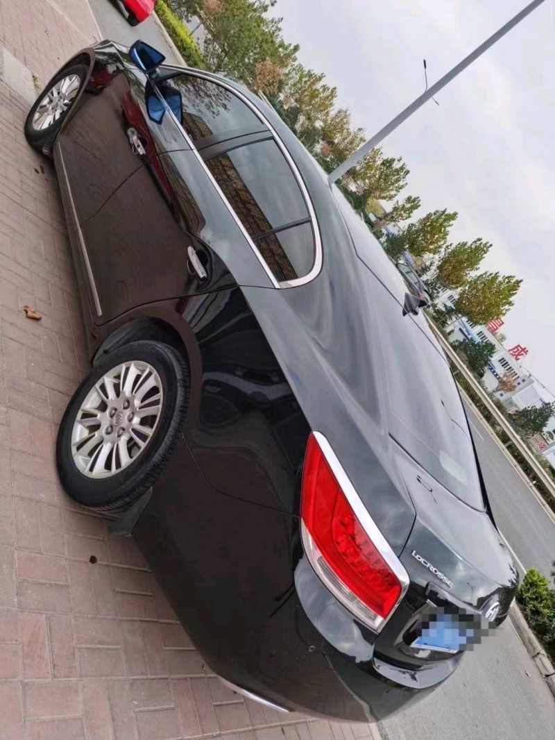 临沂12年别克君越7