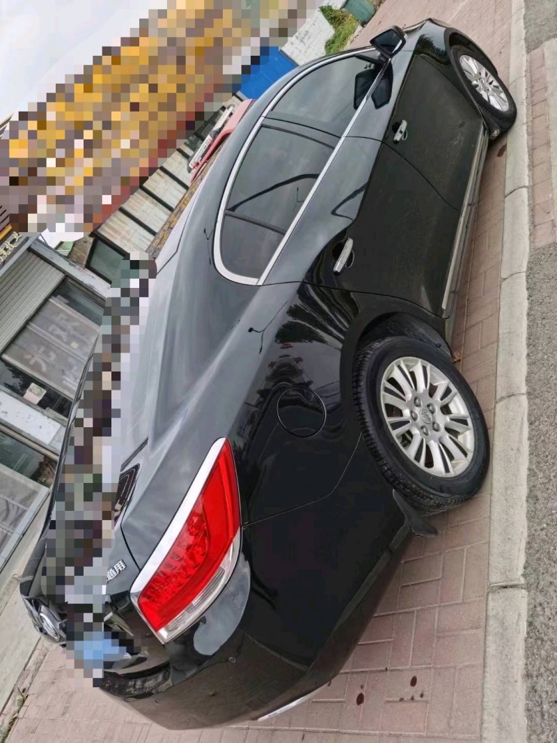 临沂12年别克君越8