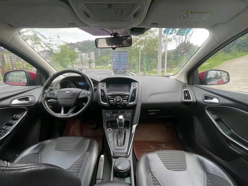 广州16年福特福克斯8