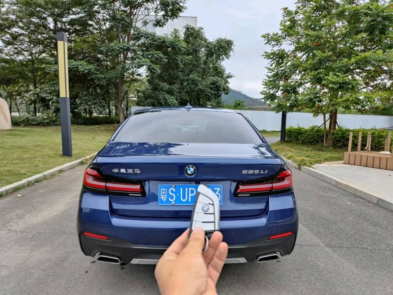 广州22年宝马5系8
