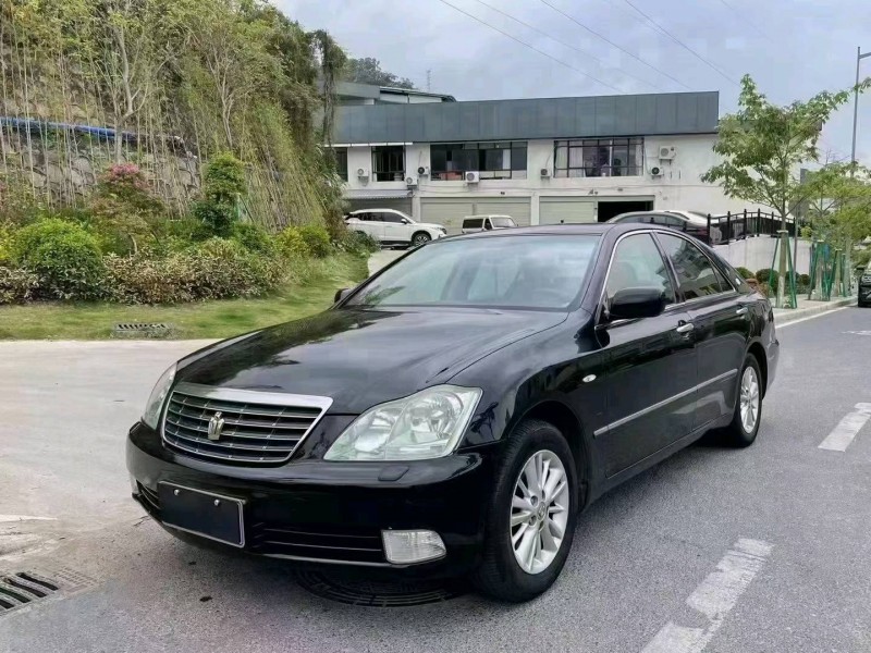 广州09年丰田皇冠8