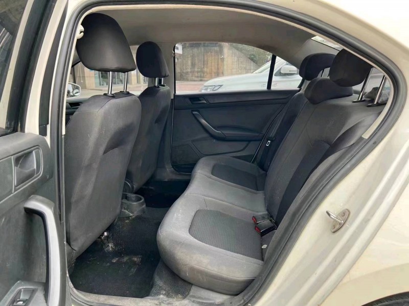 邯郸16年大众桑塔纳2