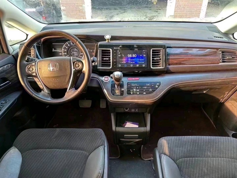 苏州17年本田艾力绅2