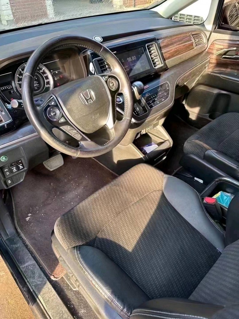 苏州17年本田艾力绅5