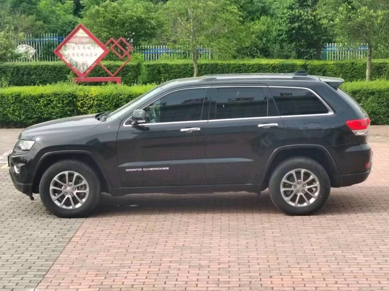枣庄16年Jeep大切诺基6