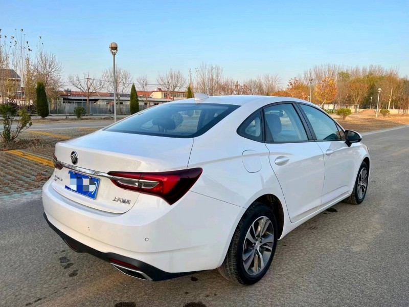 枣庄22年别克威朗4