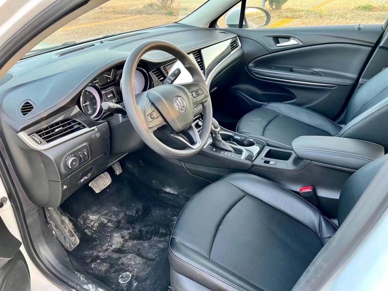 枣庄22年别克威朗6