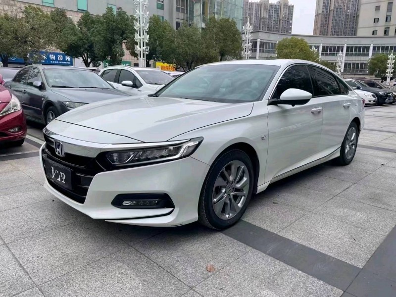 苏州18年本田雅阁1