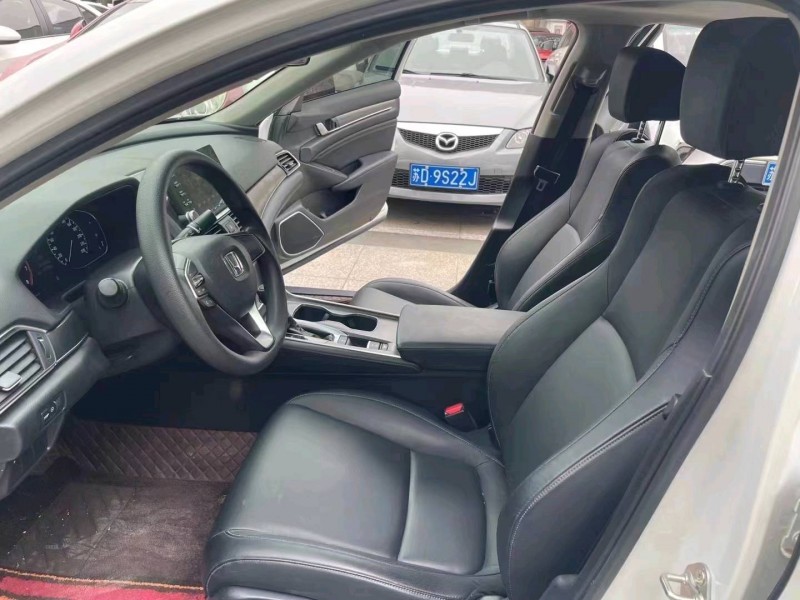 苏州18年本田雅阁8