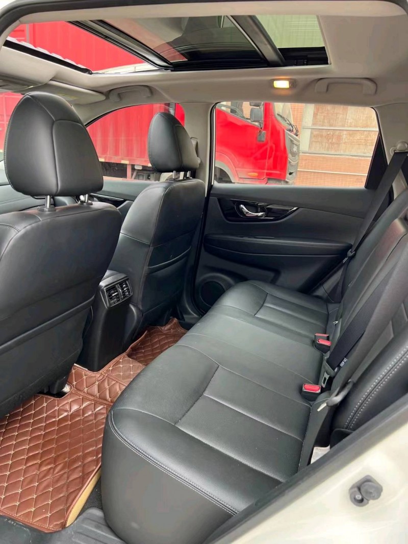 东莞20年日产奇骏5