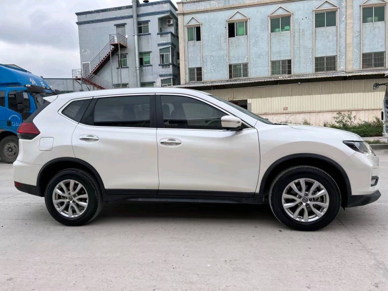 东莞20年日产奇骏6