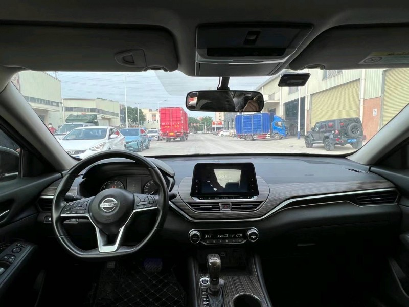 东莞20年日产天籁4