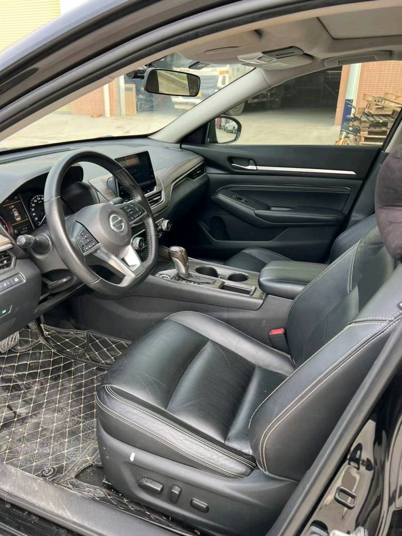 东莞20年日产天籁5