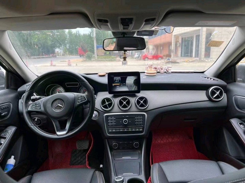 北京17年奔驰GLA7