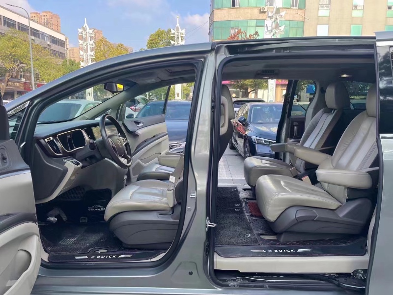 徐州13年别克GL82