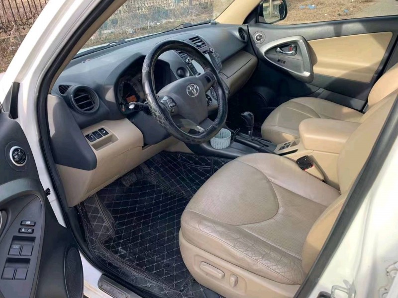 沈阳12年丰田RAV47