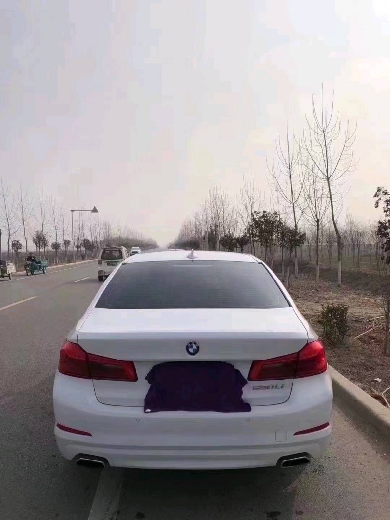 北京18年宝马5系9