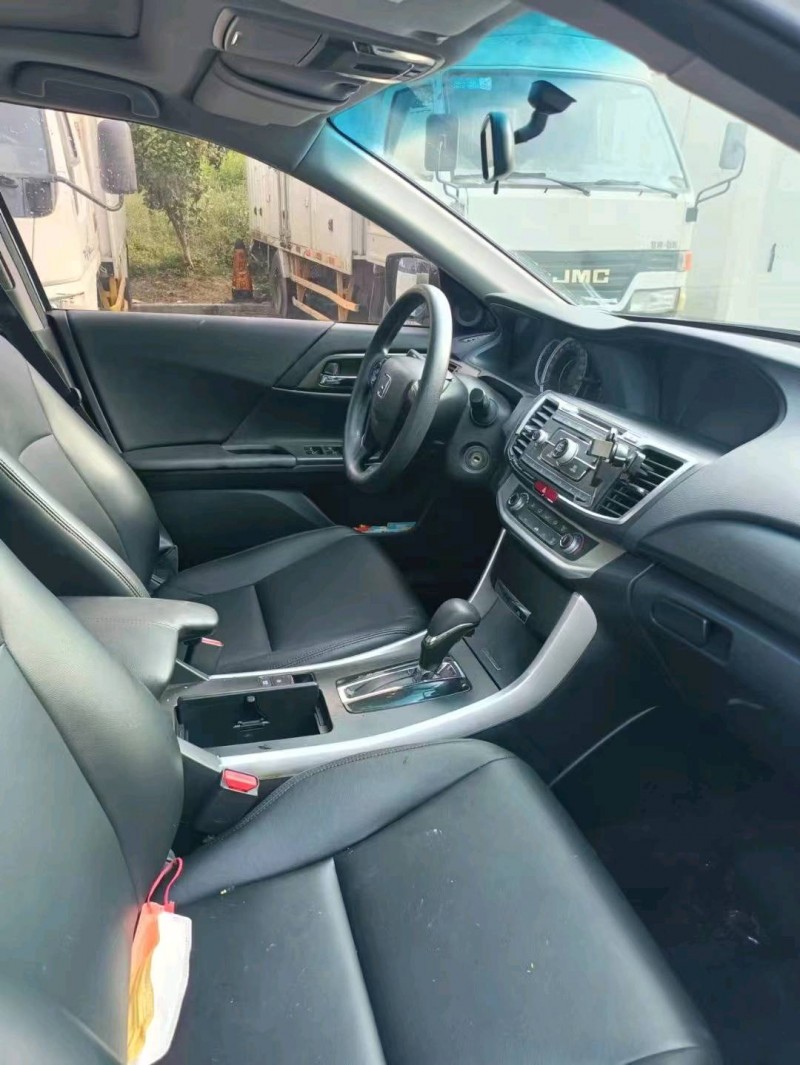 嘉兴15年本田雅阁4