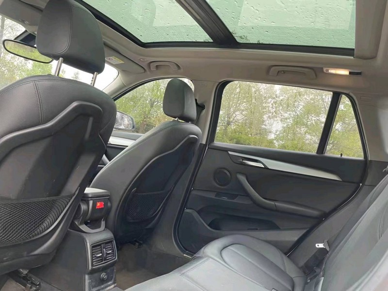 北京17年宝马X18