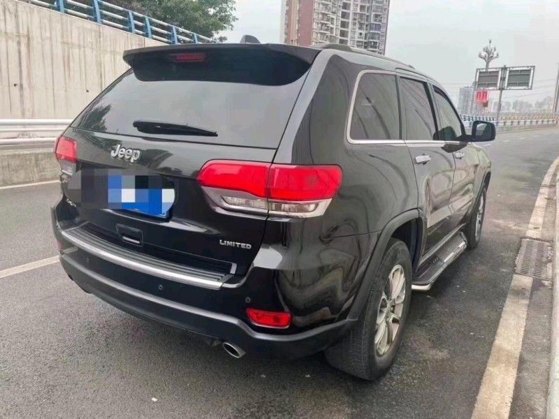 重庆16年Jeep大切诺基7