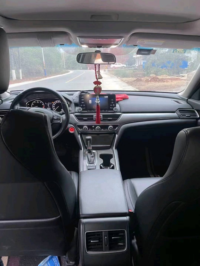 宜春20年本田雅阁2