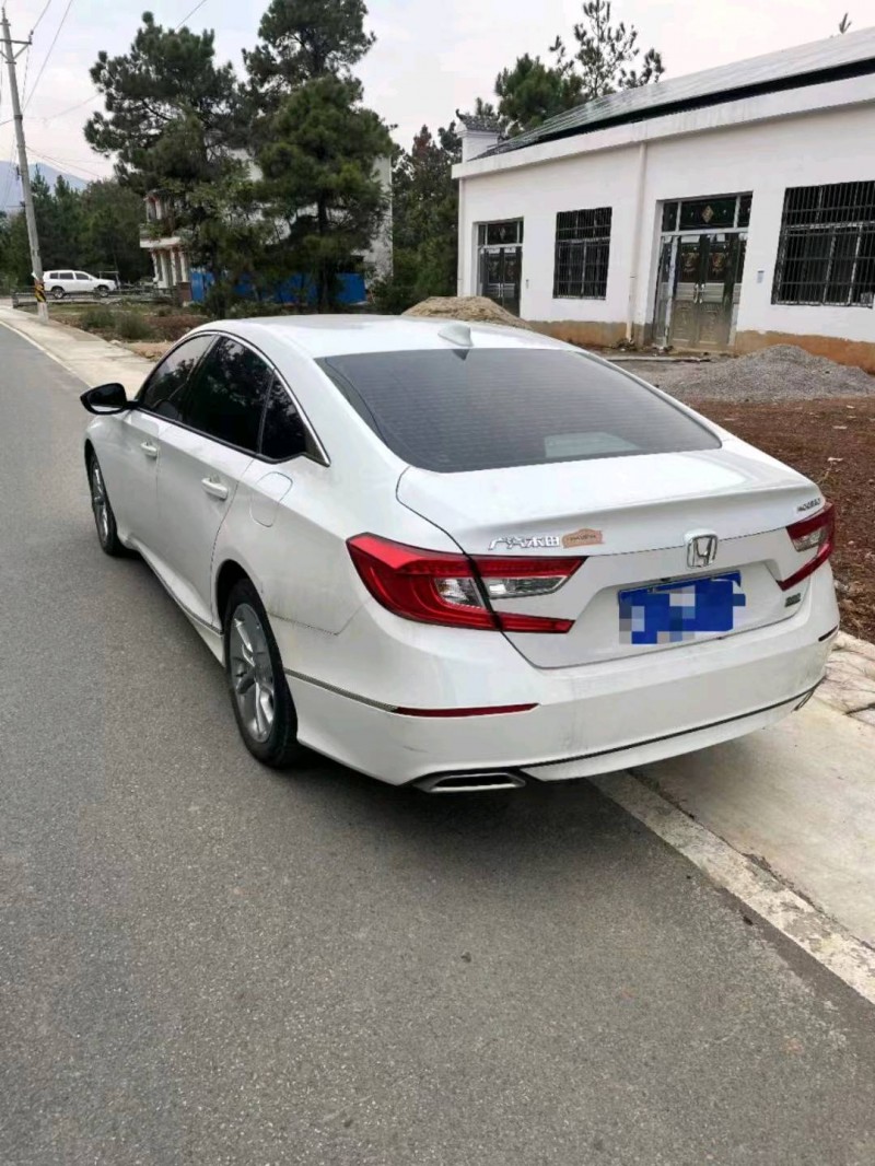 宜春20年本田雅阁8