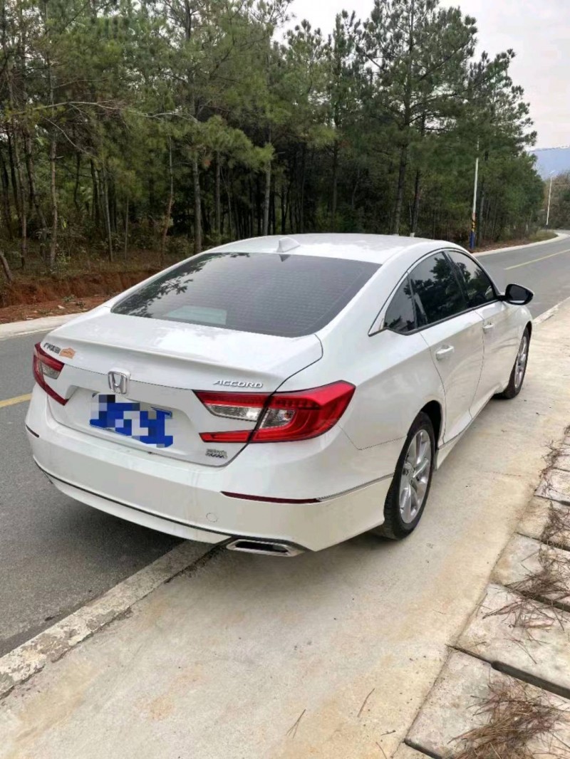 宜春20年本田雅阁9