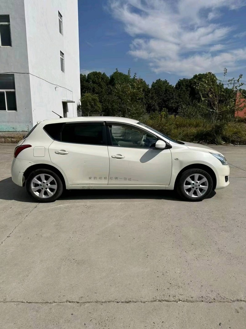 北京13年日产骐达4