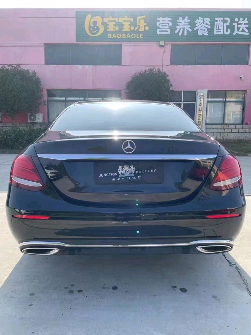 北京20年奔驰E8