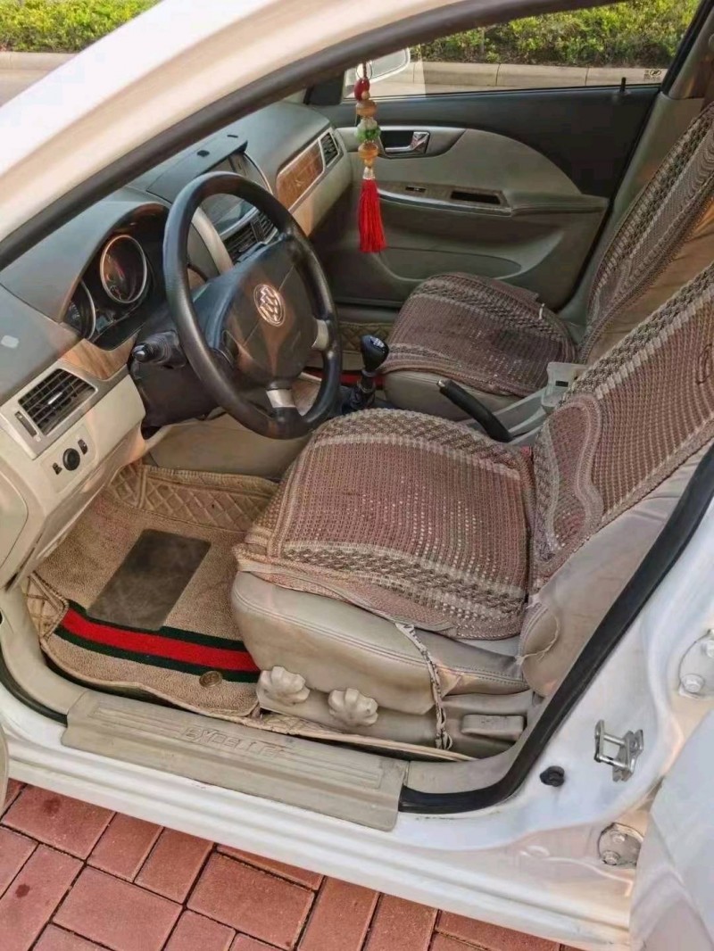 临沂16年别克凯越5